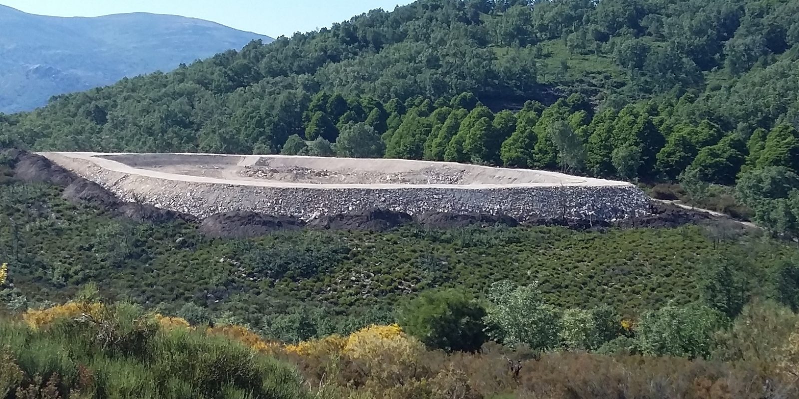 Balsa de almacenamiento y reguración de agua de riego dentro del sector III de la comunidad de regantes de Piornal