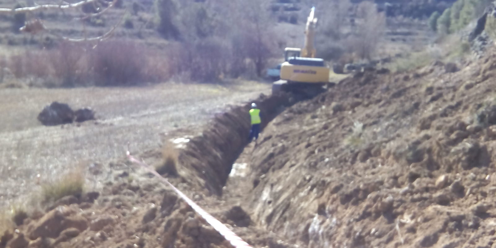 Canalizacion y bombeo de agua minero medicinal y linea de alta tensión